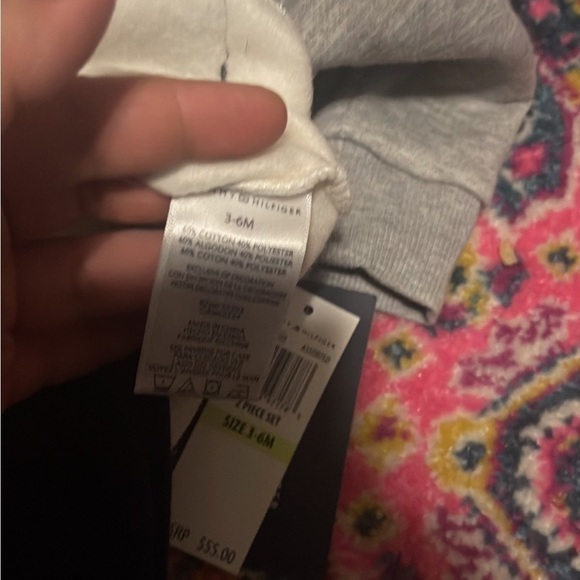 Tommy Hilfiger baby outfit - Picture 3 of 4